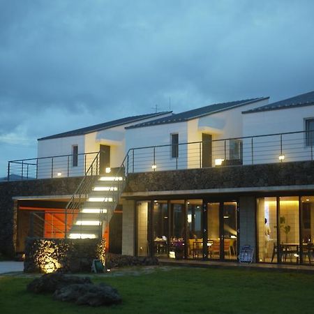 Eridu Cafe N Beds Hotel Seogwipo Bagian luar foto