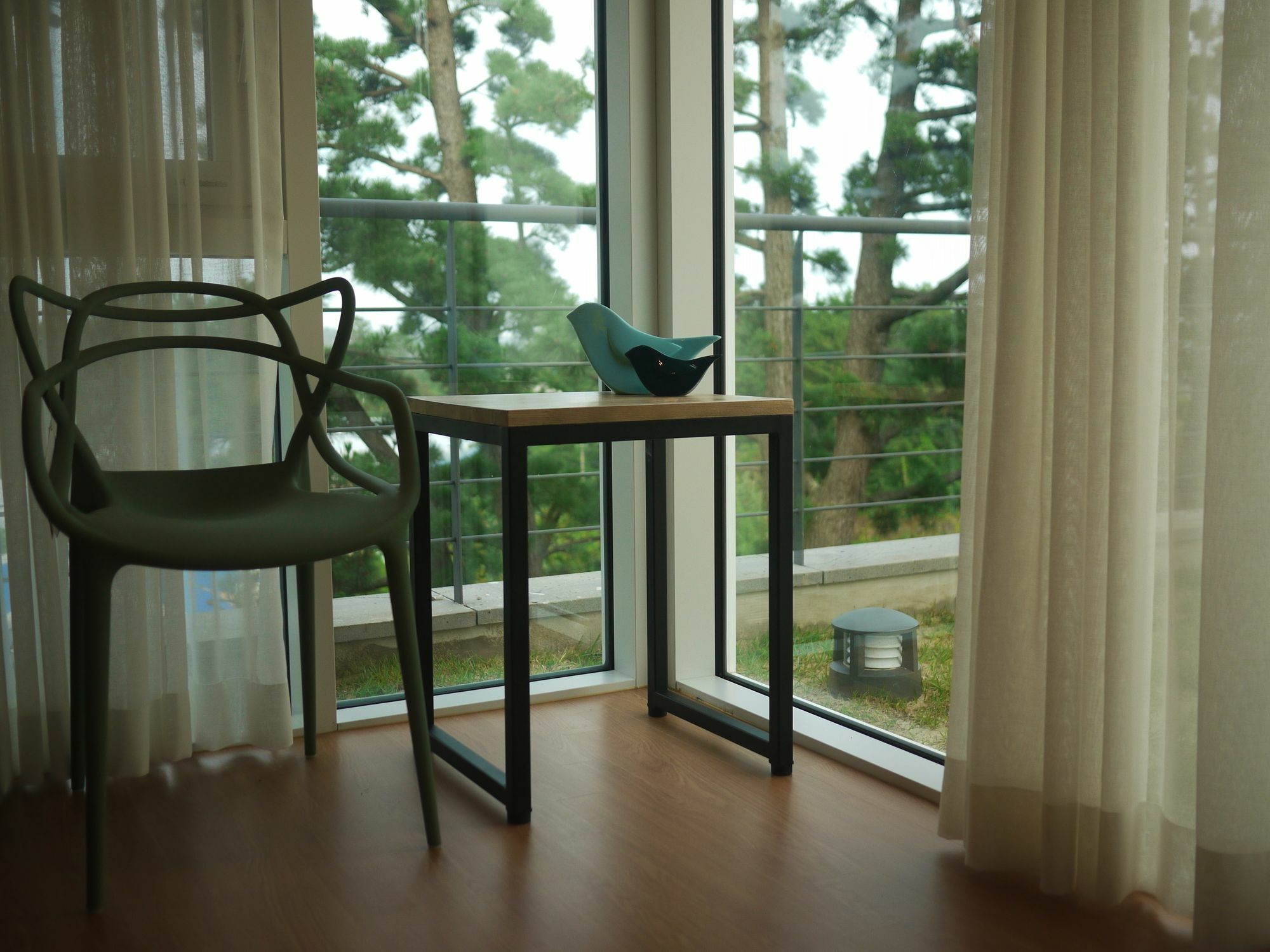 Eridu Cafe N Beds Hotel Seogwipo Bagian luar foto