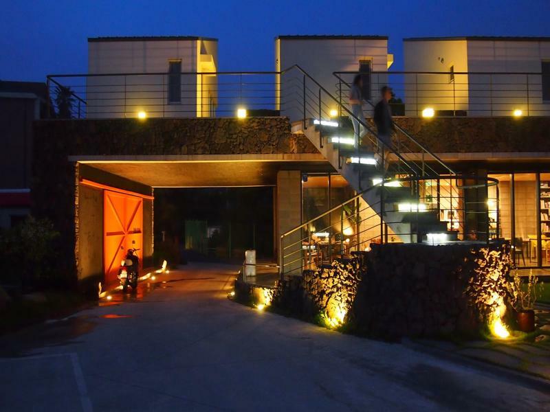 Eridu Cafe N Beds Hotel Seogwipo Bagian luar foto